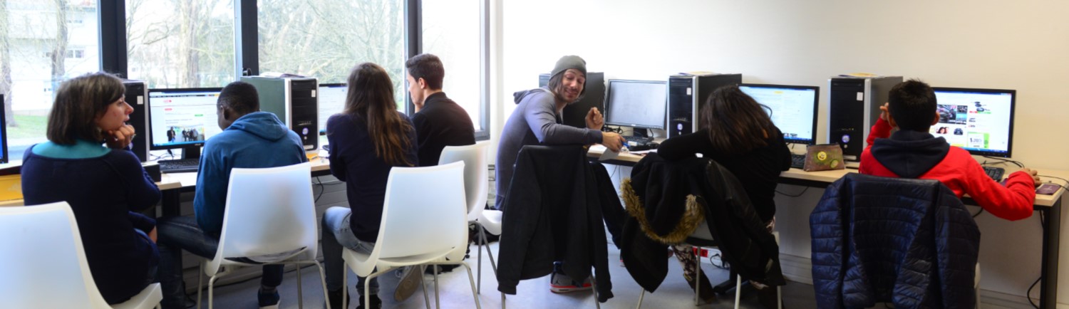 <span style=\"font-size: 24pt\"><b>À Babel44, on apprend le français lié au numérique.</span></b>